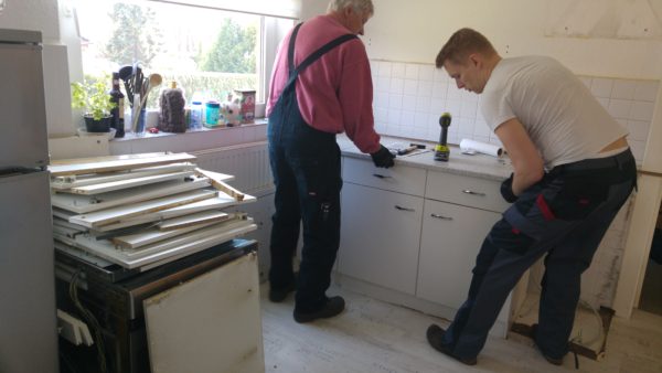 Abbau der alten Küchenmöbel