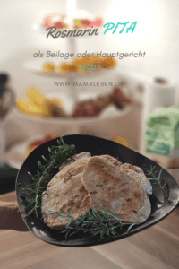 herrlich duftende Rosmarin Pita in der Pfanne gebacken #vegan #brot #pita #backen