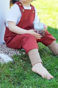 Latzhose aus #Leinen mit #Musselin in rostrot #handmade #kindermode #kidsfashion #sommer #nähen