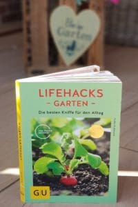 Werbung - seid wir einen Kleingarten haben, verschlinge ich Bücher zum Thema #garten und #gärtnern. Hier stelle ich euch 3 vor! #buchtipps #beete #lifehacks