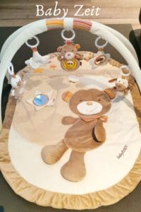 Werbung | kuschelige Activity Decke mit #teddy - #babyzeit #baby #geburt #schwanger #fehn #kuscheln
